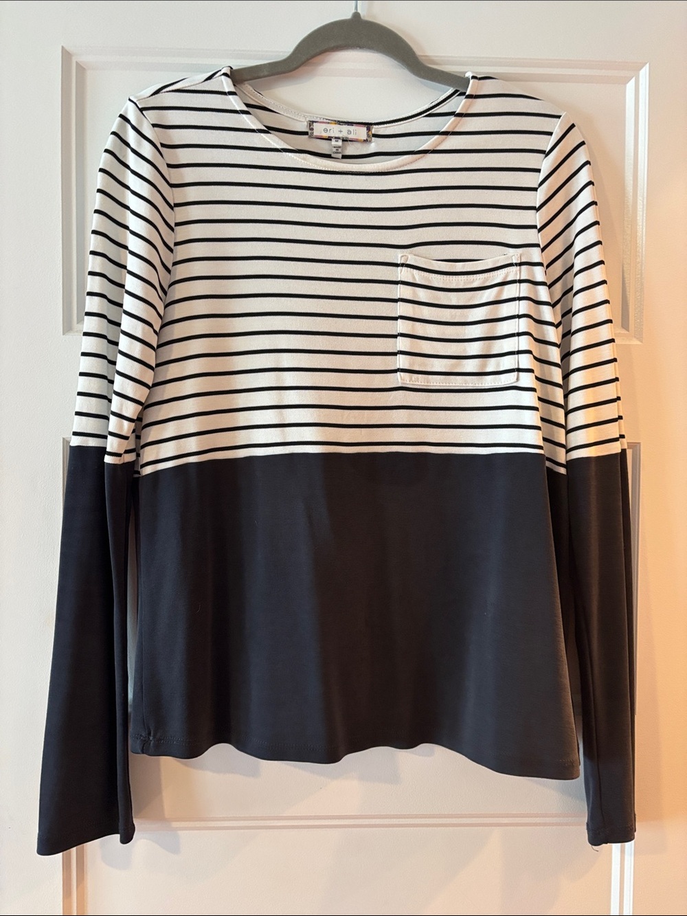 eri + ali Women's Black & White Striped Long Sleeve Tee